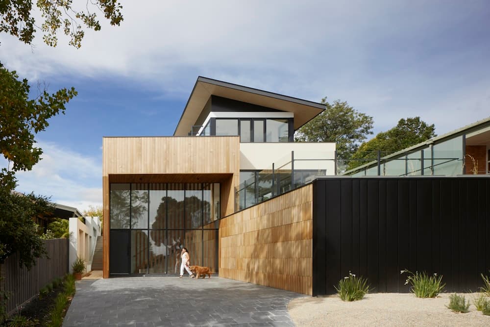 Vinyl vs fiberglass windows comparison for Texas homes
